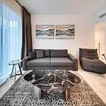 Lovely Apartment In La Vie Dubai